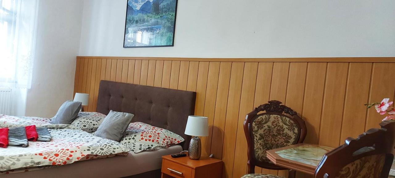 Penzion Tomino Banská Štiavnica エクステリア 写真