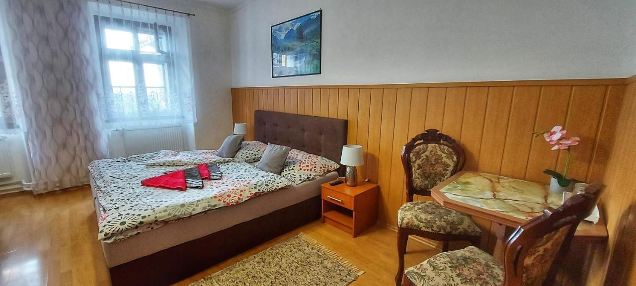 Penzion Tomino Banská Štiavnica エクステリア 写真