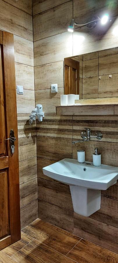 Penzion Tomino Banská Štiavnica エクステリア 写真