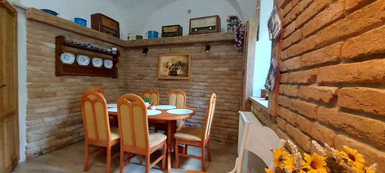 Penzion Tomino Banská Štiavnica エクステリア 写真